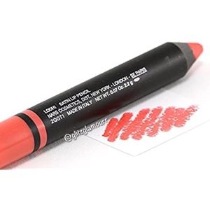 ✏️NARS Satin Lip Pencil✏️